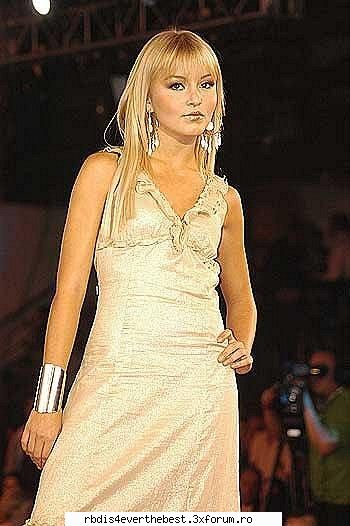 Poze - ANGELIQUE BOYER